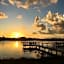 Stroll to Siesta Beach from Serene Condo + (bikes)