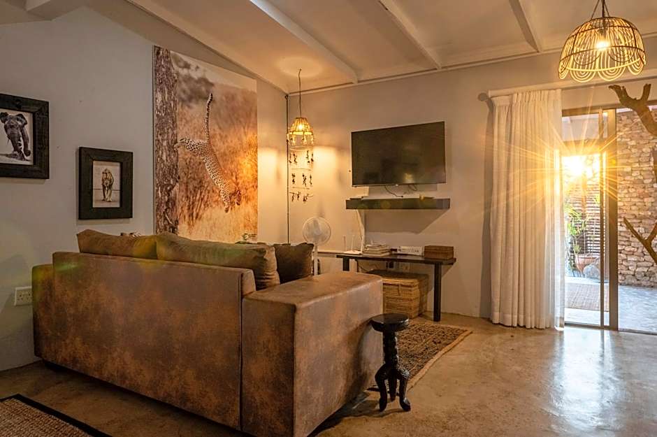 Foxy Crocodile Bush Lodge & Kruger Safari's - No Loadshedding