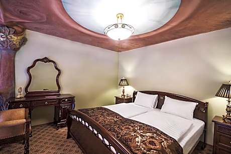 Double Mezzanine Executive