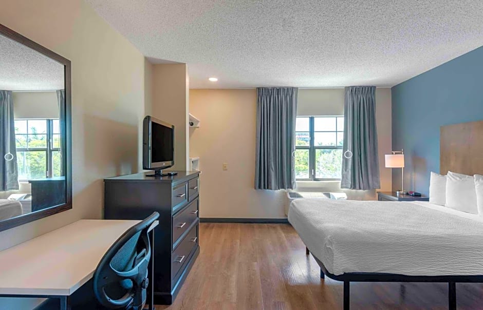 Extended Stay America Suites - San Francisco - San Mateo - SFO