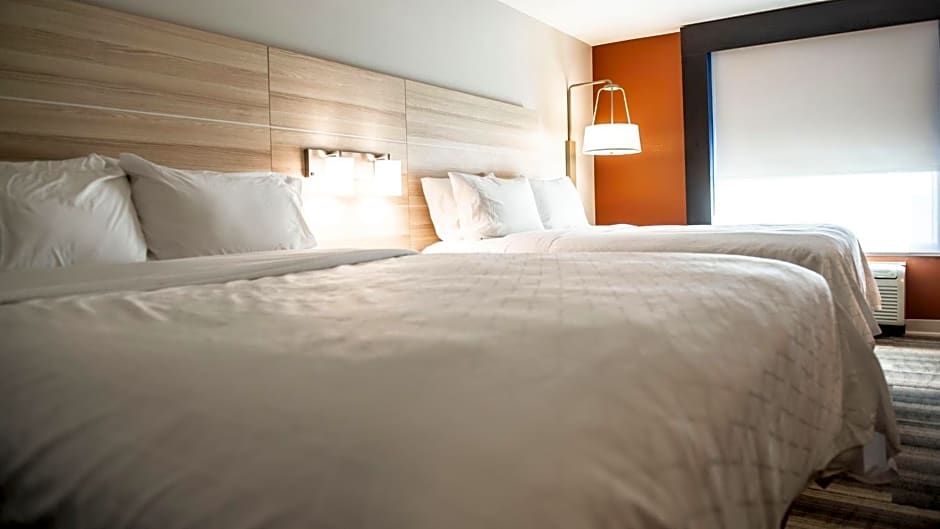 Holiday Inn Express Hotel & Suites Sedalia By IHG