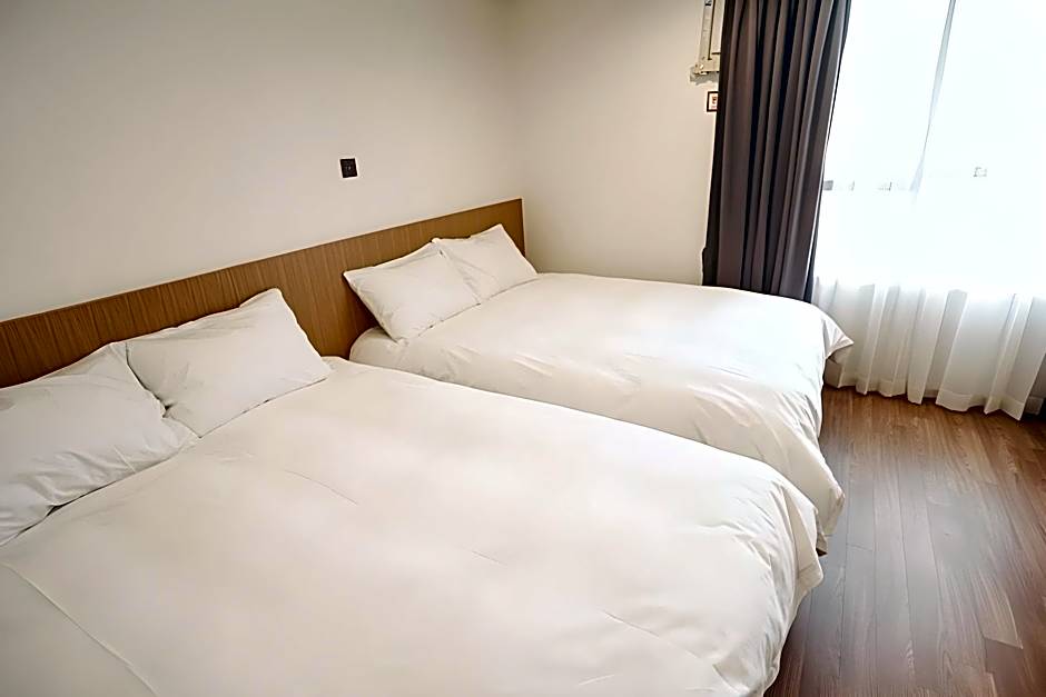 Kenny Stay Jeju Mosulpo