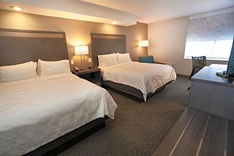 Standard Queen Room with Two Queen Beds and Pool Wing