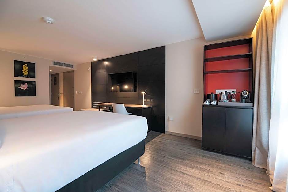 SORO Montevideo, Curio Collection by Hilton