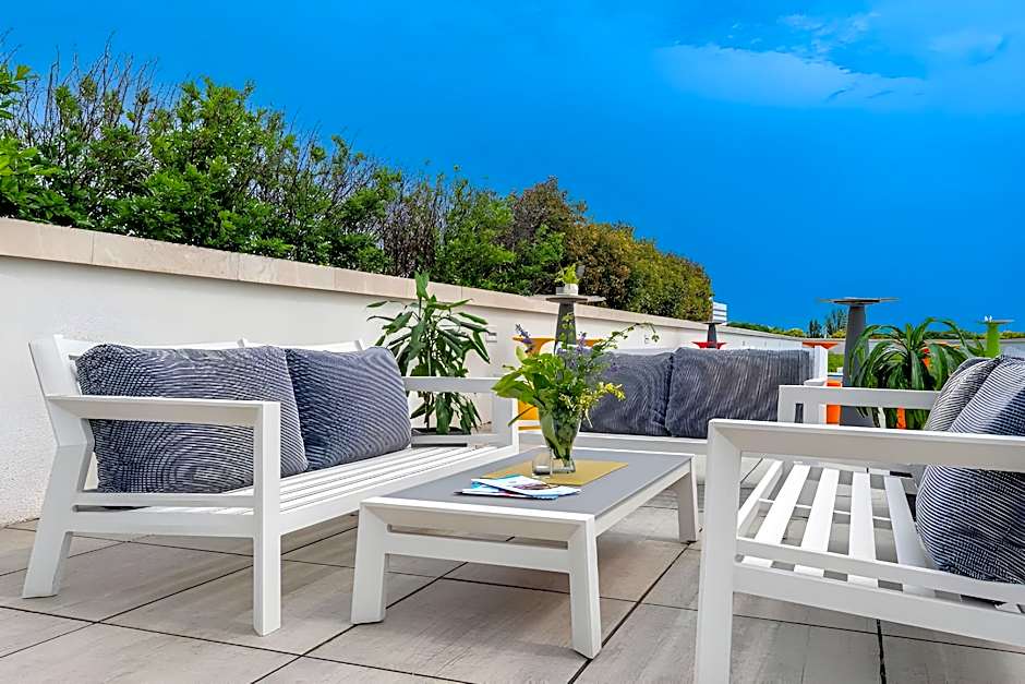 Akademia Hotel**** Balatonfured