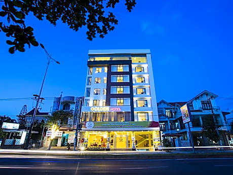 Golden Hotel