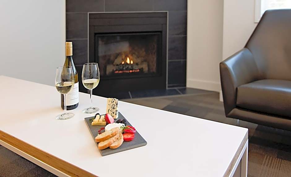 Coast Canmore Hotel & Conference Centre