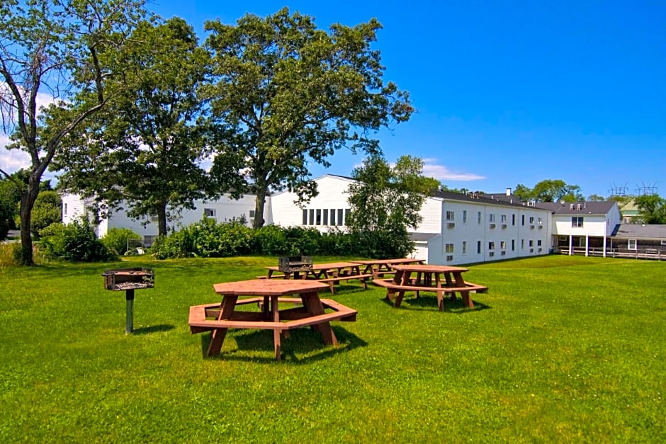 Sandwich Lodge & Resort