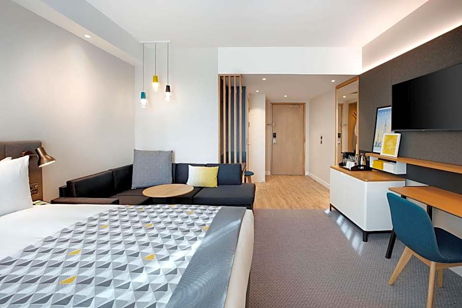 Holiday Inn London-Heathrow Bath Road By IHG