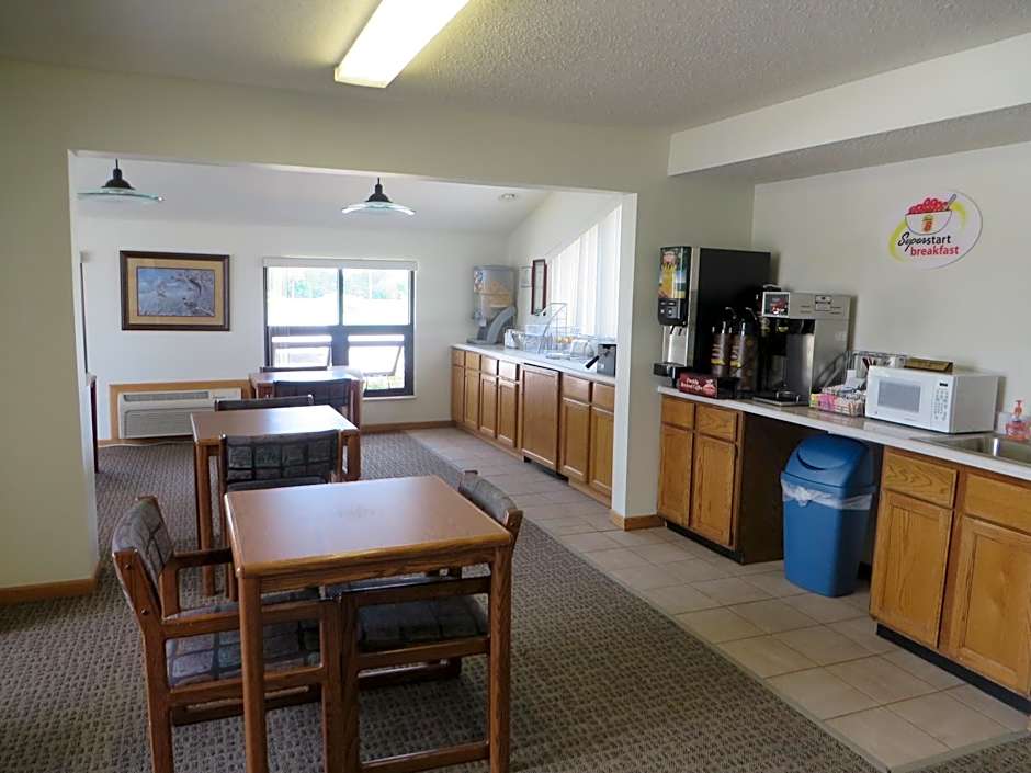 Super 8 by Wyndham Centerville