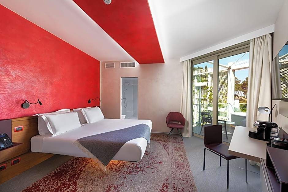 Carrick Hotel