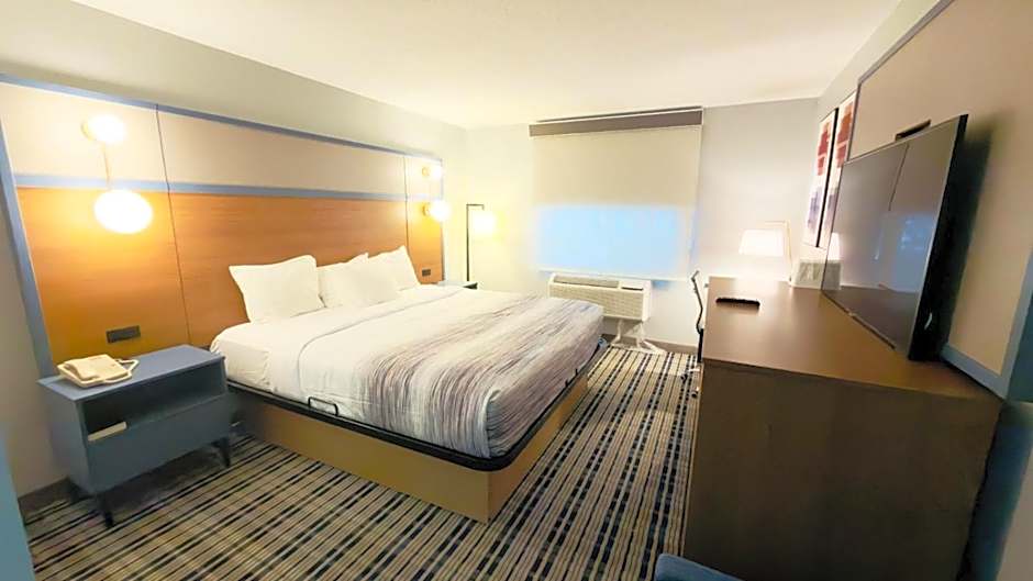 AmericInn by Wyndham Lake Mills