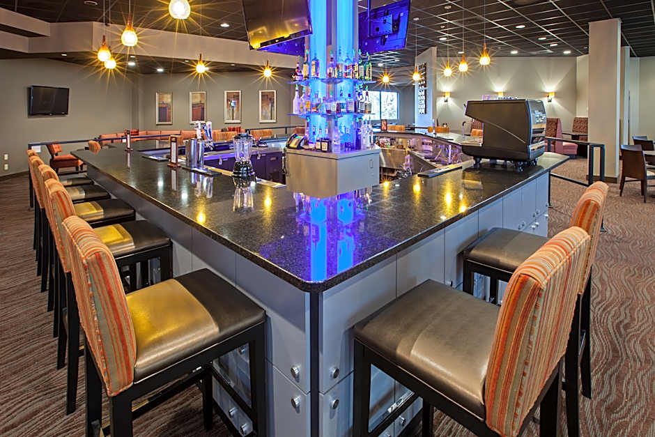 Holiday Inn Evansville Airport – Evansville, IN