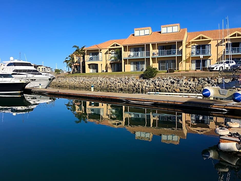 Marina Hotel and Apartments