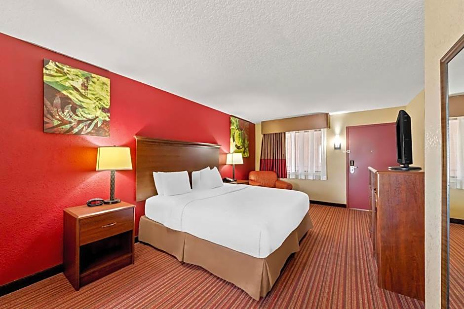 SureStay Plus by Best Western San Antonio Fiesta Inn