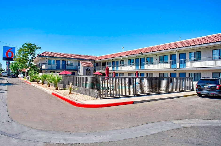 Motel 6-Kingman, AZ - Route 66 East