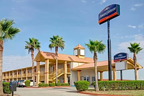 Howard Johnson by Wyndham Galveston