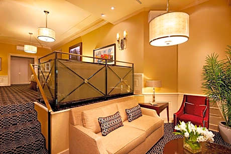 Barrymore, Executive Suite, 1 King, Sofa Bed