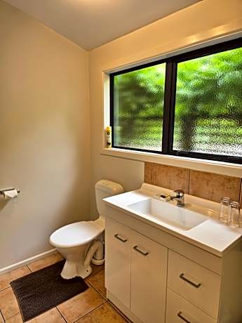 Queen Room with Garden View