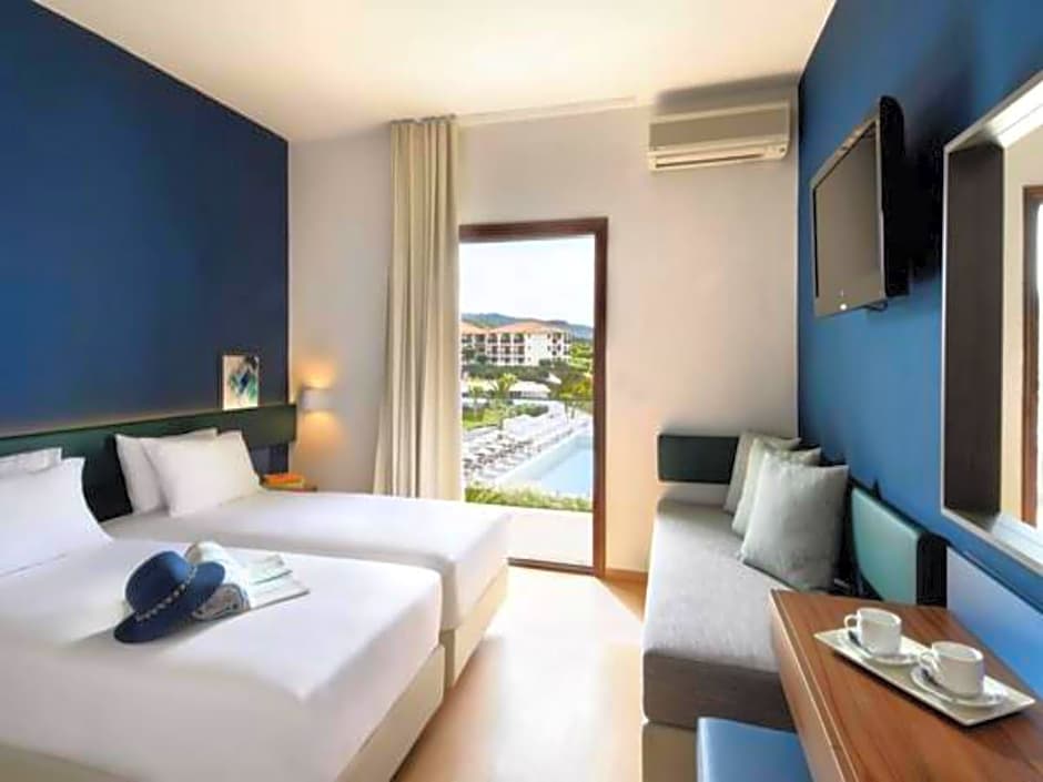 Akrathos Beach Hotel