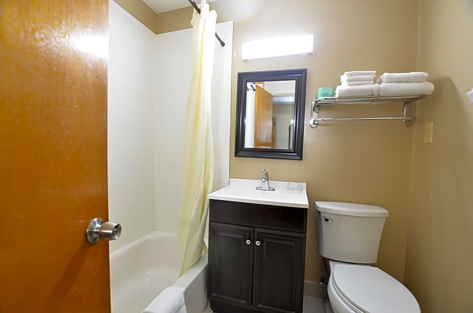 Travelowes Motel - Maggie Valley