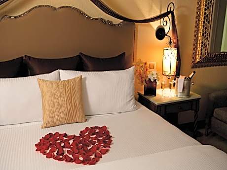 Preferred Club Junior Suite Swimout with Two Double Beds