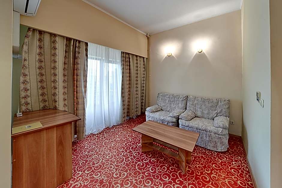 Central Hotel