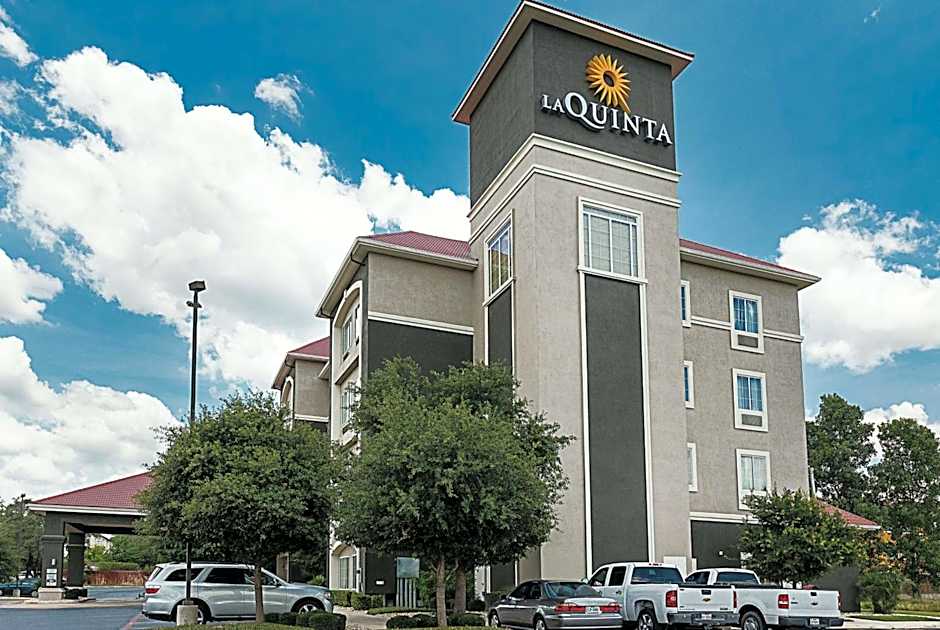 La Quinta Inn & Suites by Wyndham San Antonio Northwest