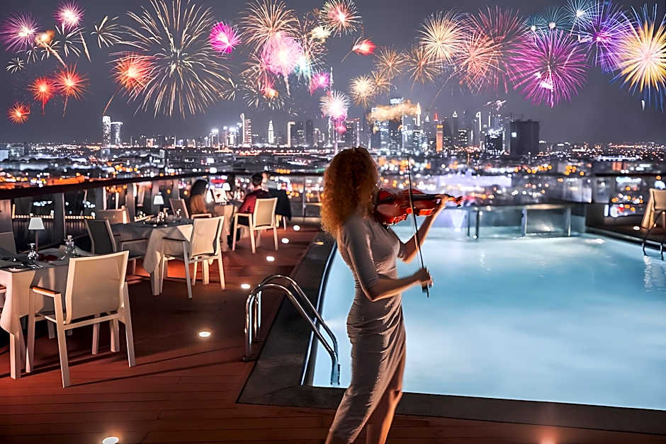 Golden Sands Hotel Creek