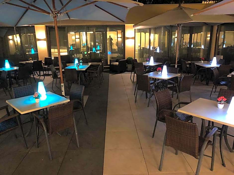 Cardinal Saint Peter Hotel