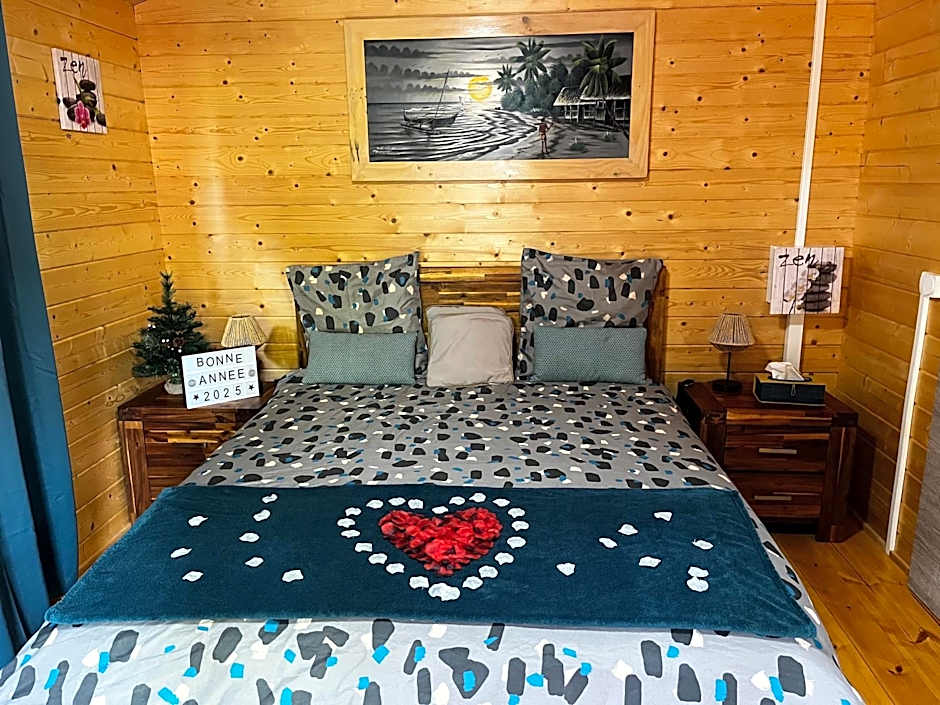 Les Chalets de Marie 974- Jacuzzi SPA privatif dans le chalet , sans vis à vis , vue mer