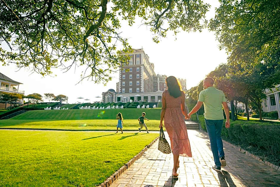 The Historic Cavalier Hotel and Beach Club, Autograph Collection