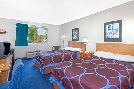 Queen Room with Two Queen Beds - Non-Smoking