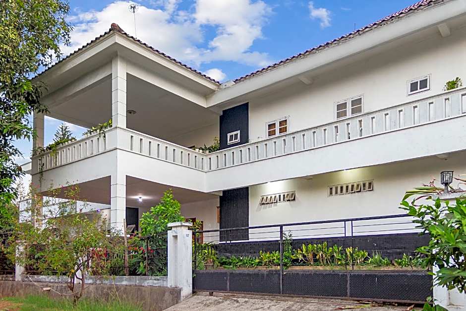 Capital O 93279 Asyoka Penginapan Pasutri
