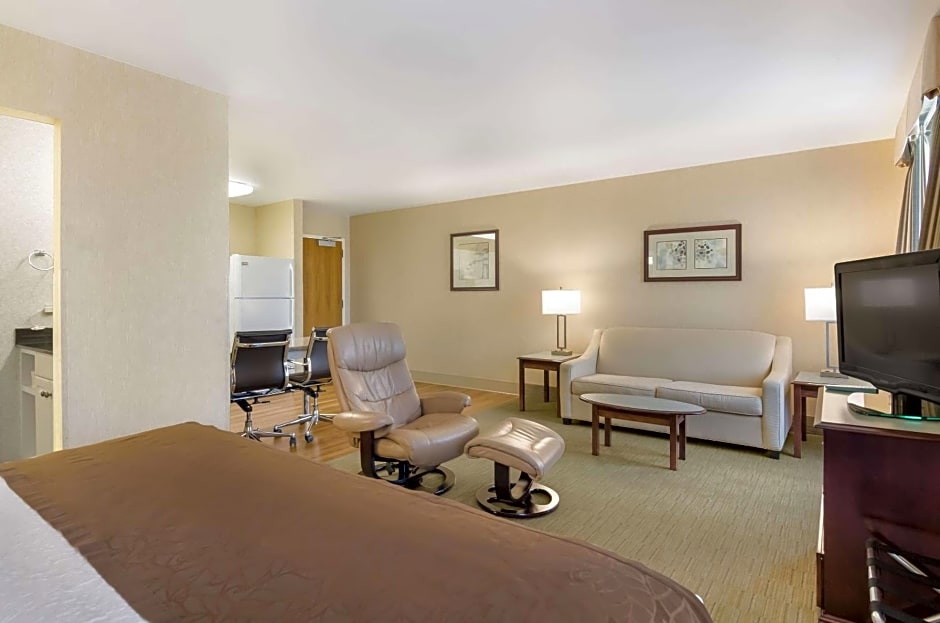MainStay Suites Airport