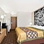 Super 8 by Wyndham Bloomfield