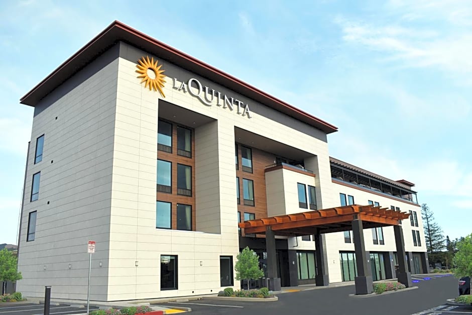 La Quinta Inn & Suites by Wyndham Santa Rosa Sonoma