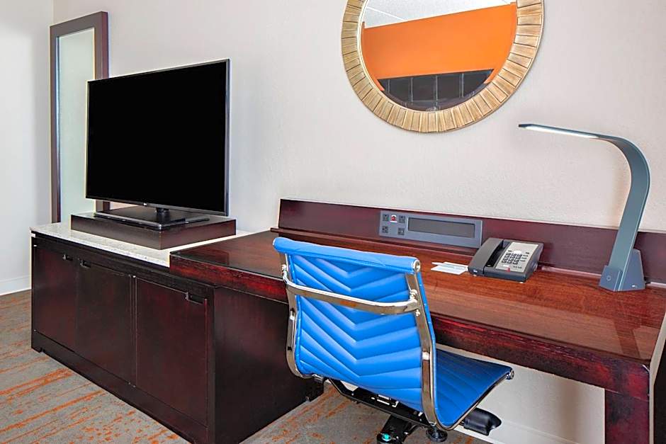 Renaissance by Marriott Indianapolis North Hotel