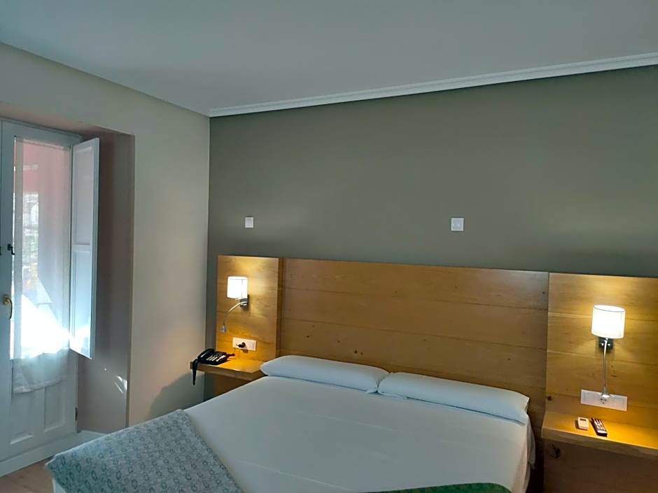 Photo 1 of 11 of Quadruple Room