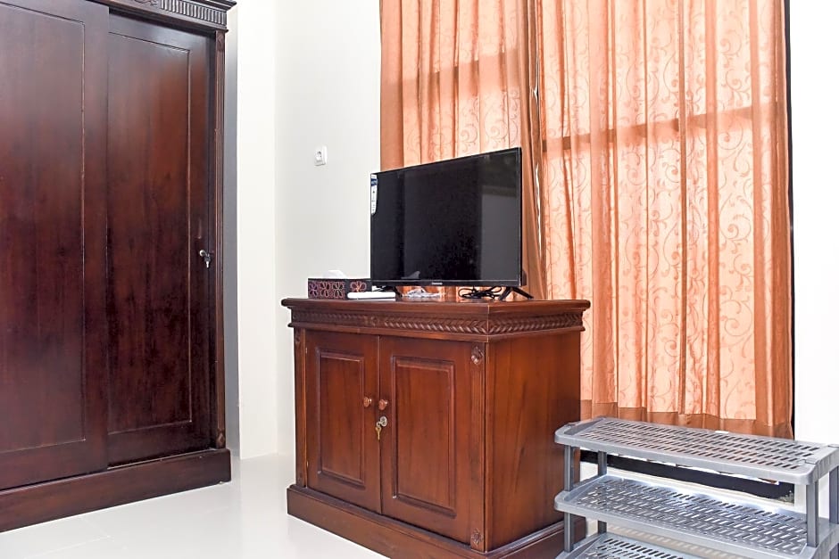 RedDoorz Syariah near Gelora Delta Sidoarjo 2