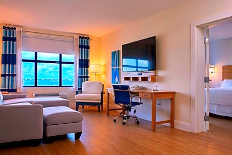 King Suite with Harbor View