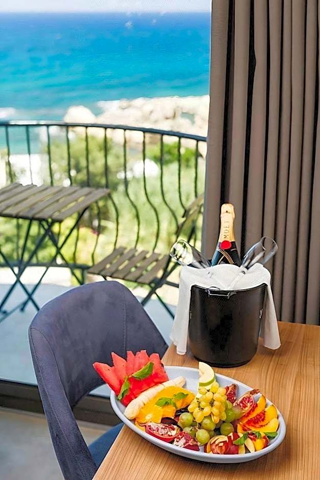 Olivia Palm Hotel
