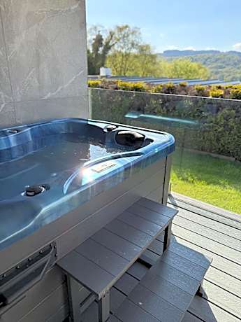 Cosy Double with Hot Tub
