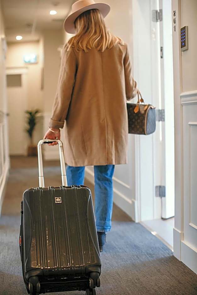 Stirling All Suites Hotel