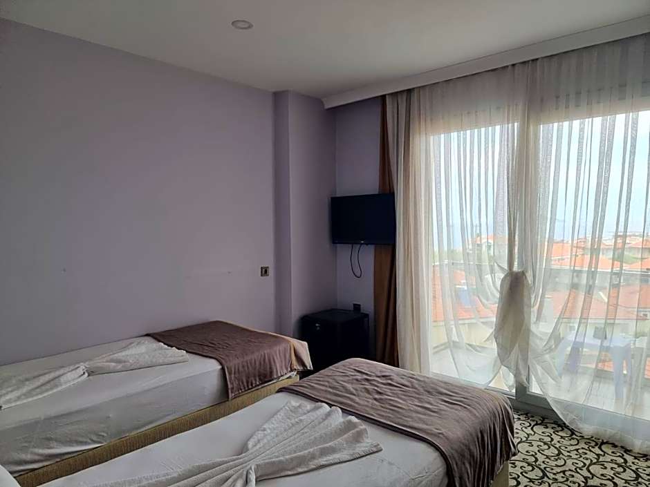 Elisa Hotel