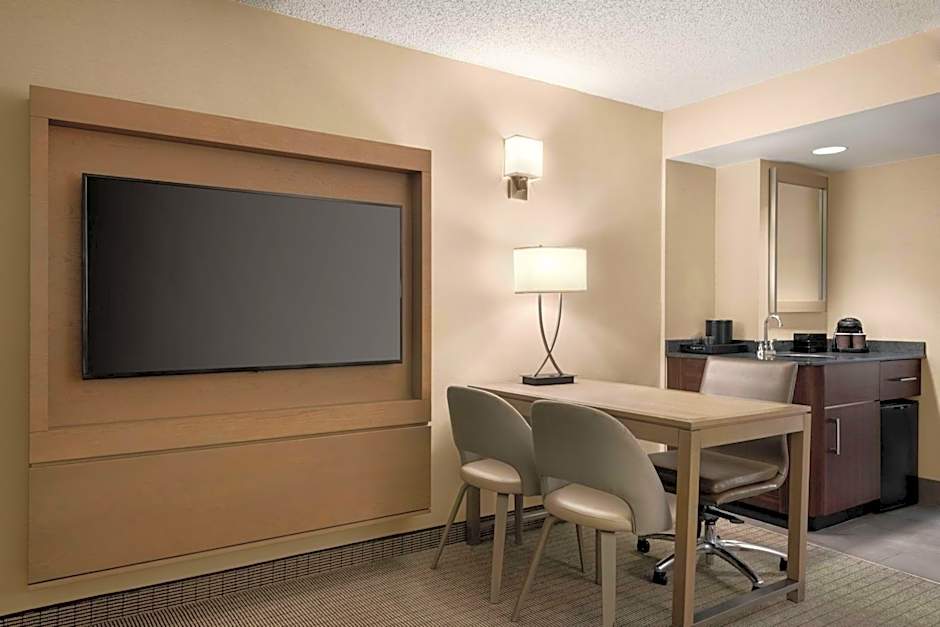 Embassy Suites By Hilton Hotel Cleveland-Rockside