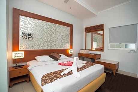 Deluxe Queen Room