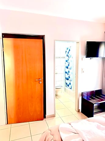 One-Bedroom Apartment (4 Adults)