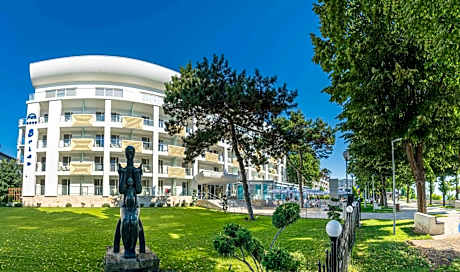 Hotel Mera Brise