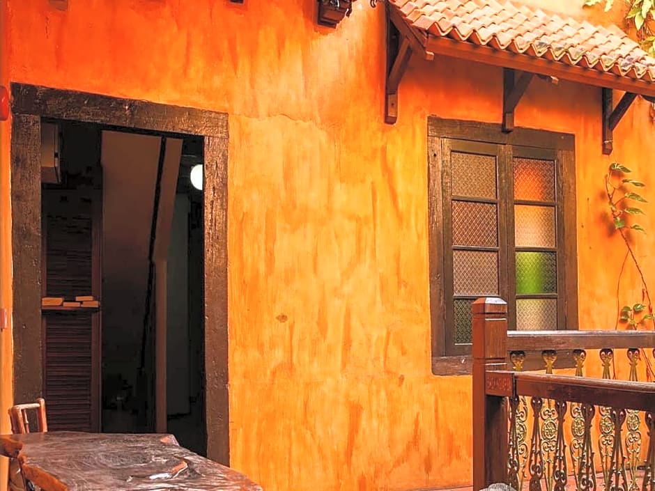 Kuching Waterfront Lodge